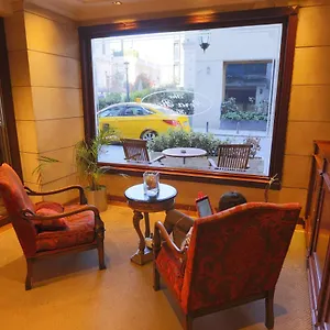 احجز هنا